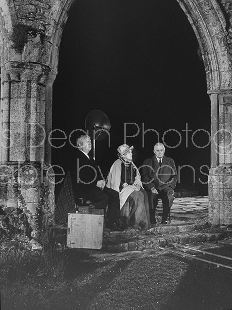 Scene from NBC documentary on "Stately Ghosts of England", starring British actress Margaret Rutherford (C) with husband Stringer Davis (R), and British clairvoyant Tom Corbett, at Salisbury Hall.
