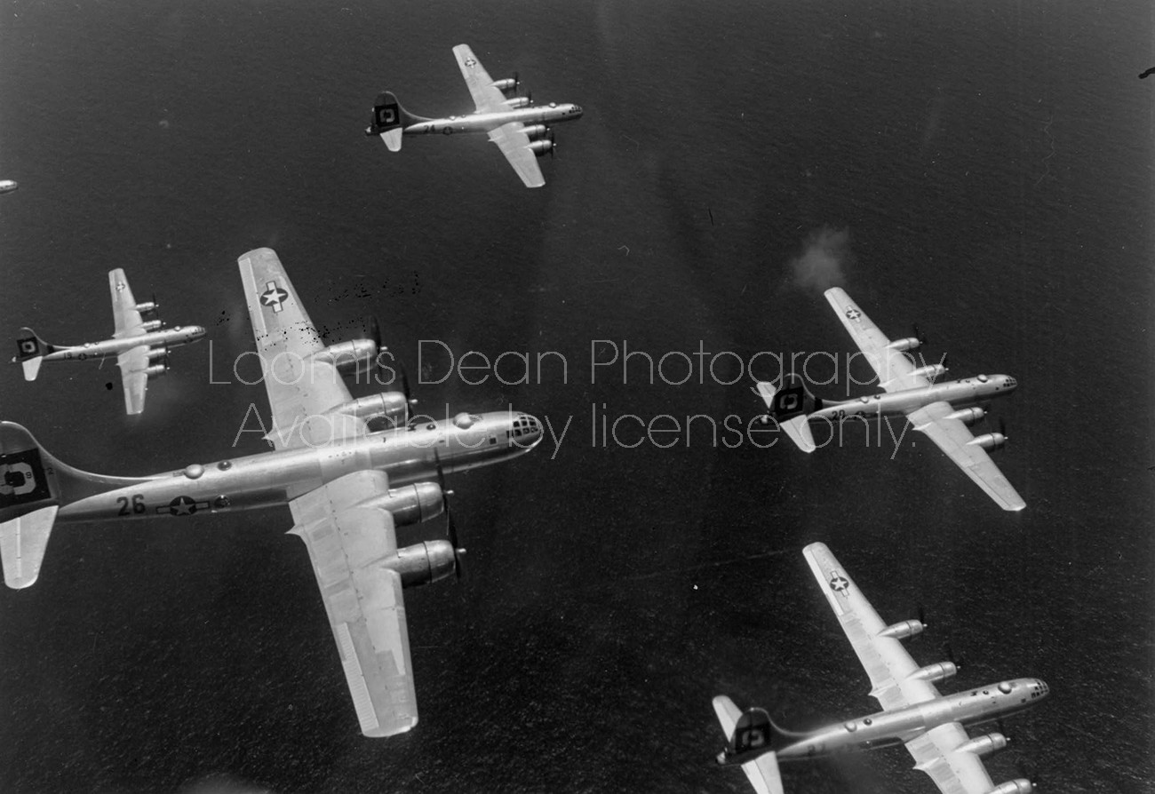 U.S. AIR FORCE B29 FLIGHT FORMATION S 232 