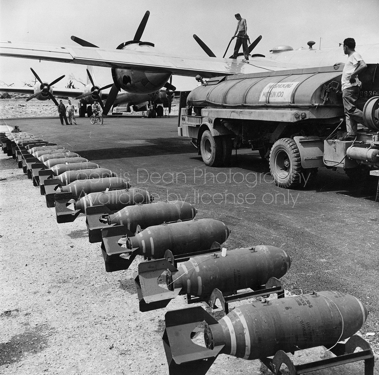 U.S. AIR FORCE B29 BOMBER MUNITIONS 2 S 207 