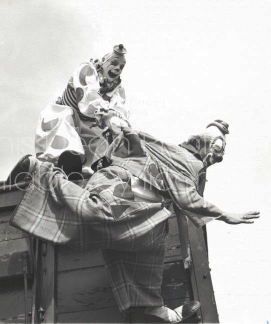 RINGLING CIRCUS CLOWNING CLOWNS 