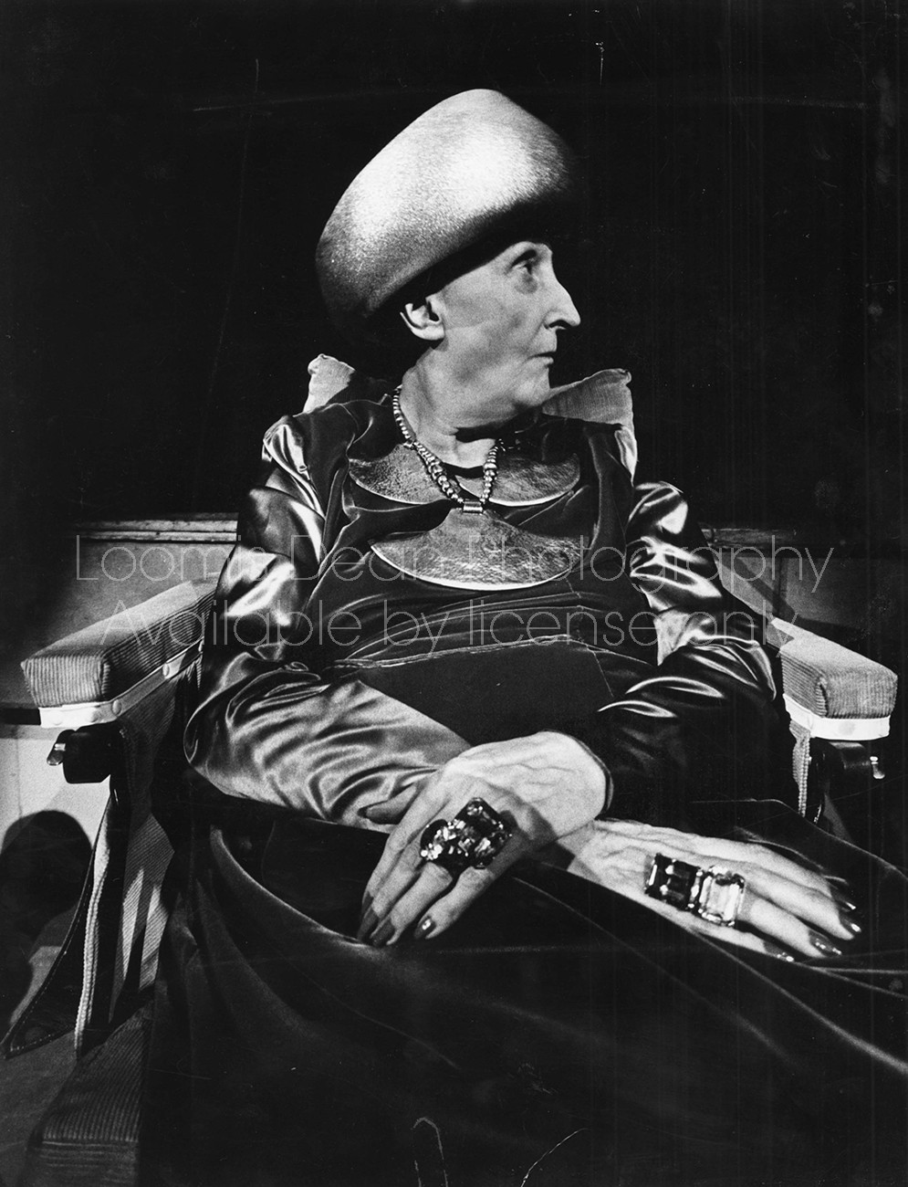 POET AND CRITIC DAME EDITH SITWELL 1 S 