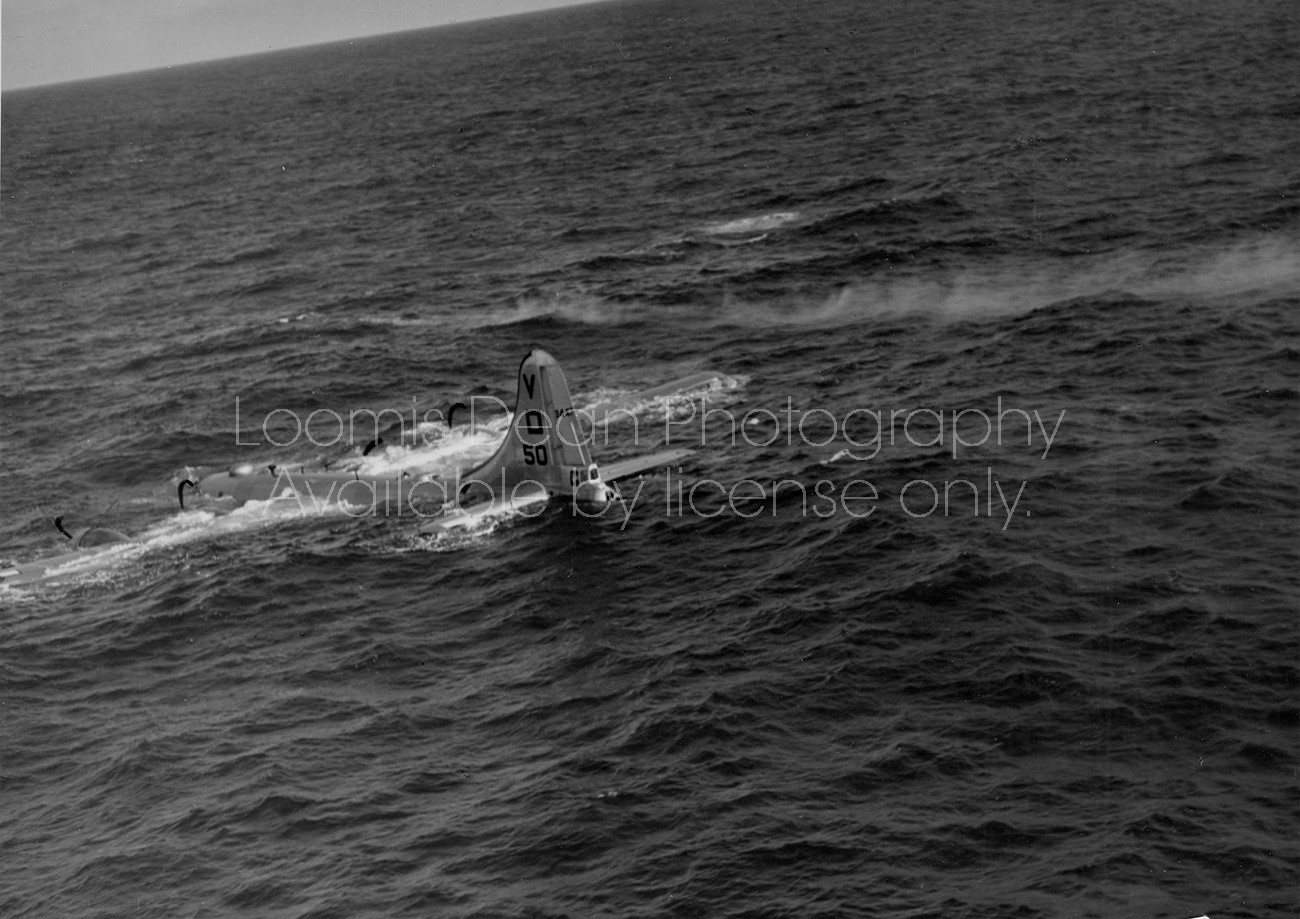 WWII U.S. AIR FORCE DITCHED B29 IN THE PACIFIC OCEAN 095 