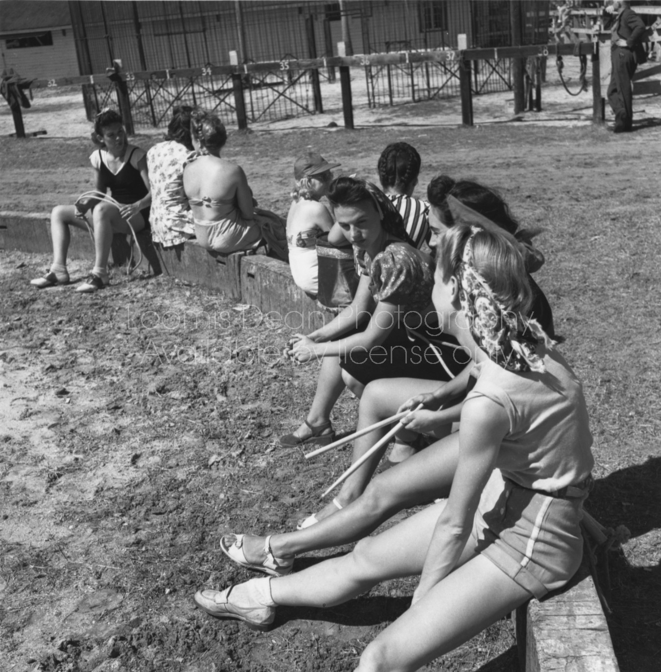 RINGLING CIRCUS PERFORMERS RELAXING 155 