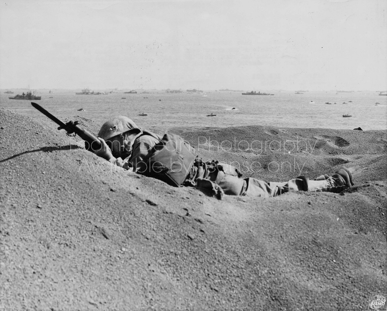 U.S. MILITARY WWII IWO JIMA LANDING 3 3189 