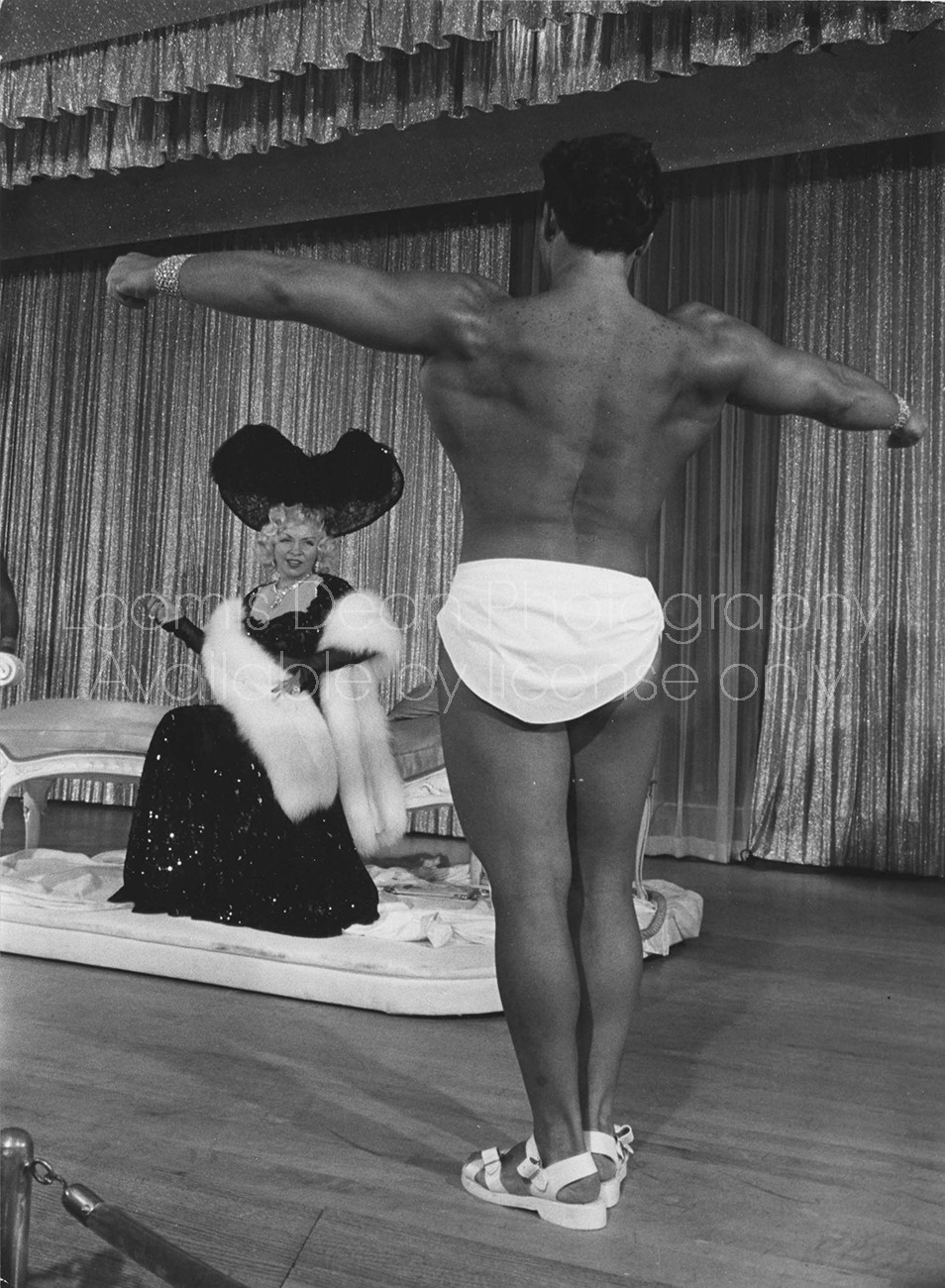 ACTRESS MAE WEST AND HUNK S 