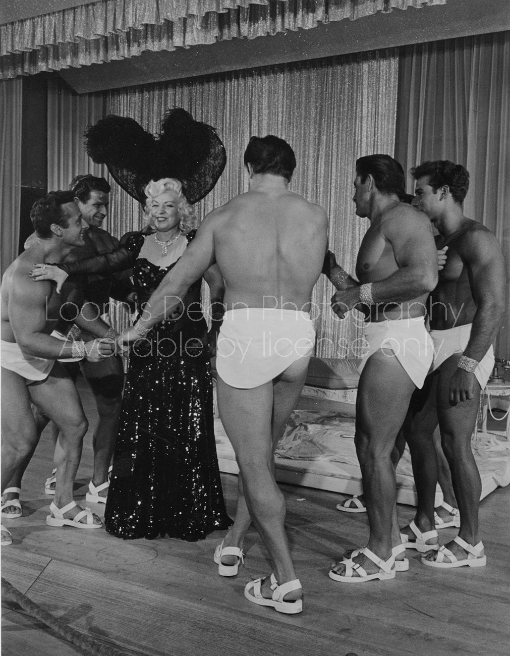 ACTRESS MAE WEST AND MUSCLEMEN 4 