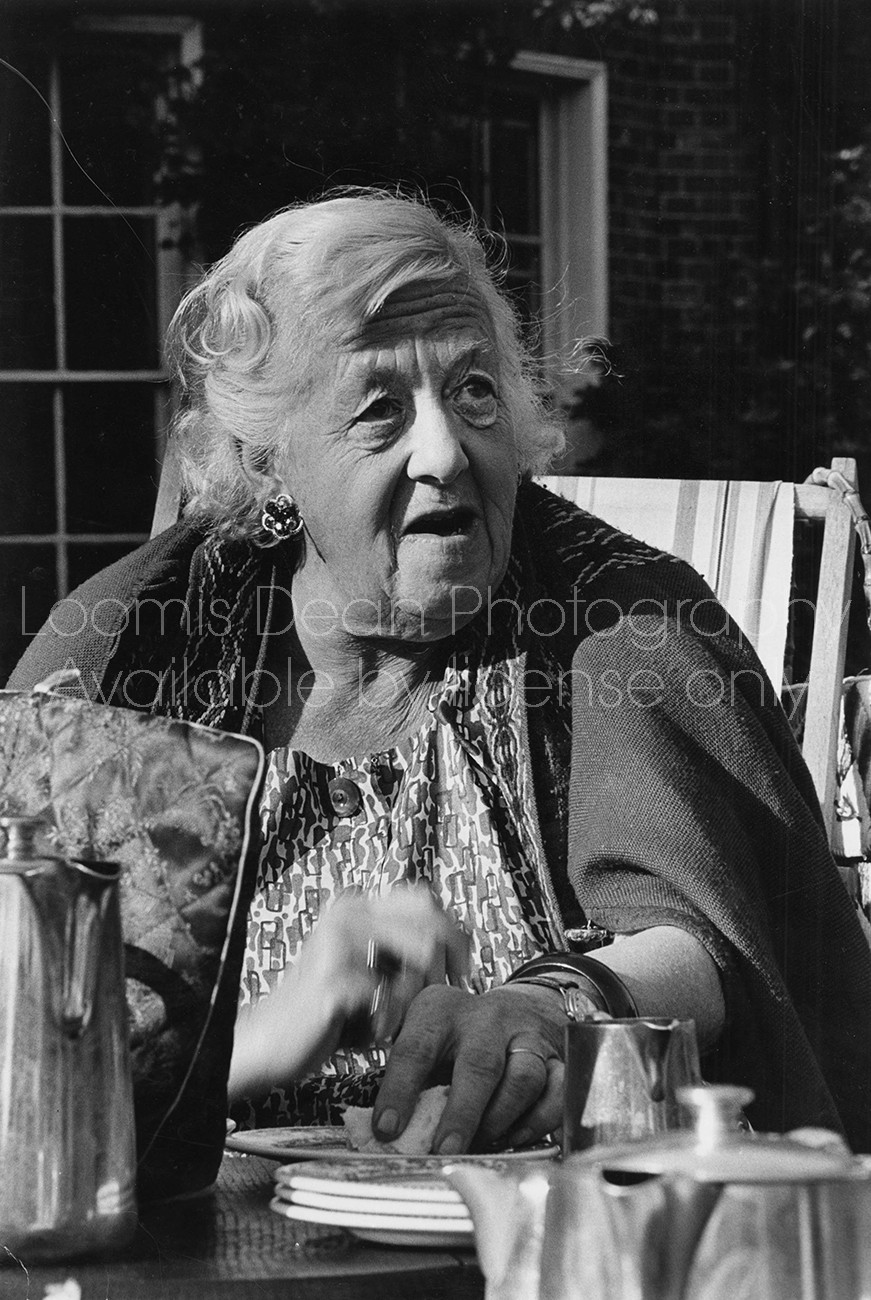 ACTRESS MARGARET RUTHERFORD 
