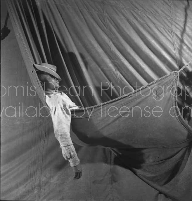 RINGLING CIRCUS TENT HAMMOCK NAP 