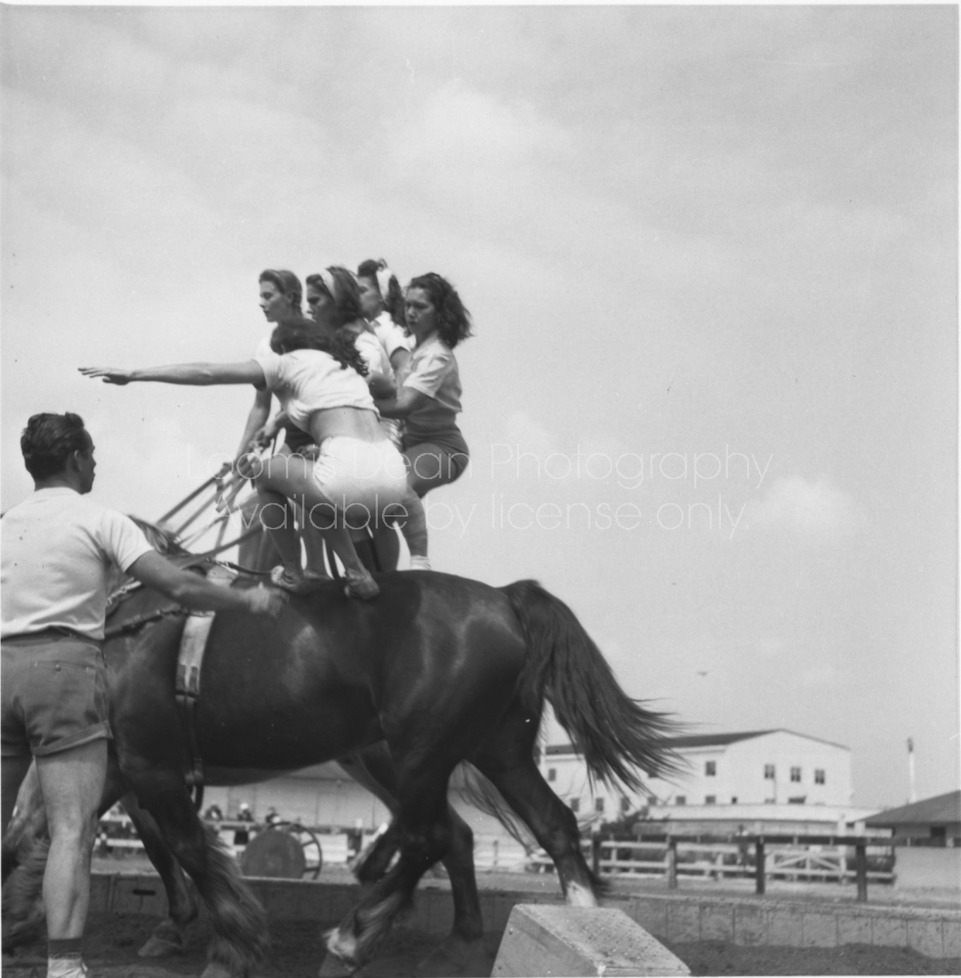 RINGLING CIRCUS TRICK RIDING TEAM 092 