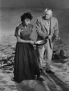 ACTRESS SOPHIA LOREN AND JOHN WAYNE FRYING PAN TEST S 