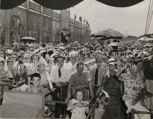 RINGLING CIRCUS CROWD WAITING FOR PERFORMANCE 