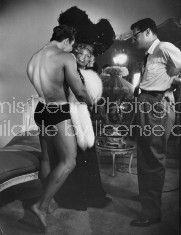 ACTRESS MAE WEST AND MUSCLEMEN 2 