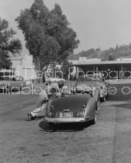 ACTRESS MAMIE VAN DOREN IN CAR 