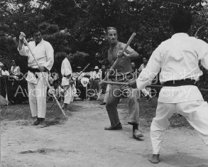 ACTOR SEAN CONNERY IN THUNDERBALL LEARNING  MARTIAL ARTS FROM EXPERT DON DRAEGAR