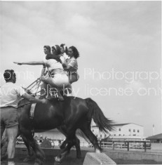 RINGLING CIRCUS TRICK RIDING TEAM 092 